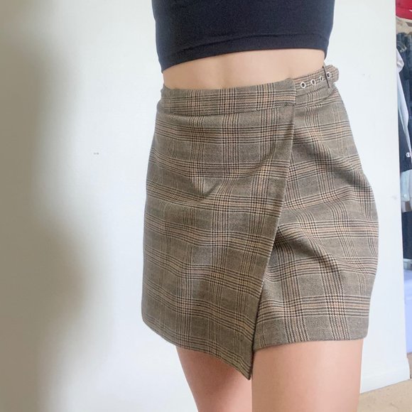 Brandy Melville Dresses & Skirts - RARE COLOR BRANDY SKIRT